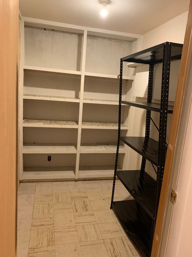 Building Photo - 4 bed/2 bath Home located in central Fort Collins off Drake