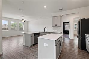 Building Photo - 4529 Hemingway Ave