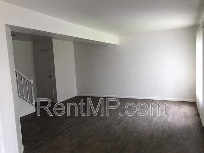 Building Photo - 1825 South Dr