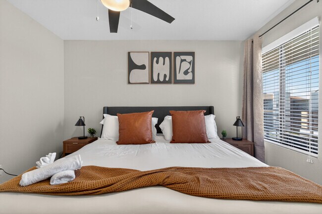 Building Photo - 15164 N 140th Dr