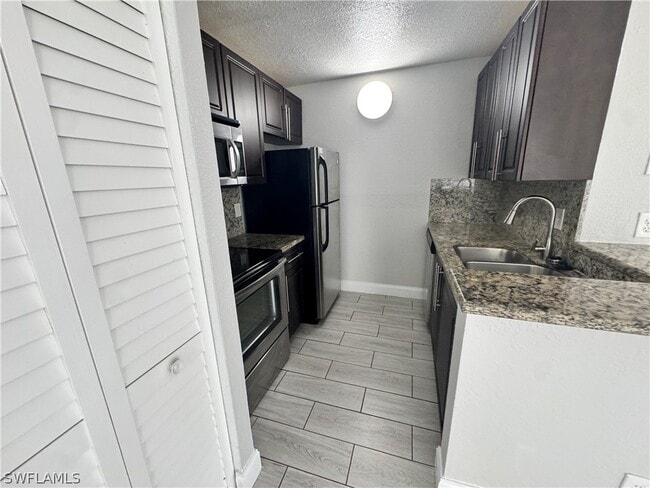 Building Photo - 124 Santa Clara Dr