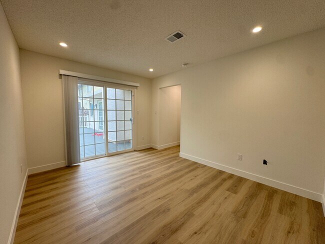 Building Photo - 900 Severus Dr