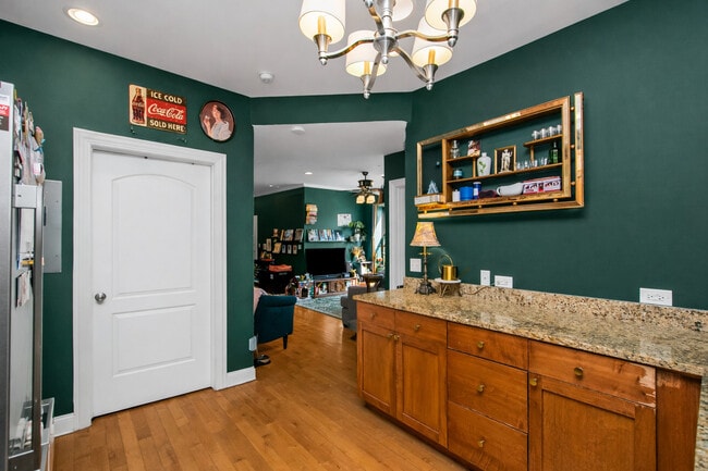 Building Photo - 5138 N Winchester Ave