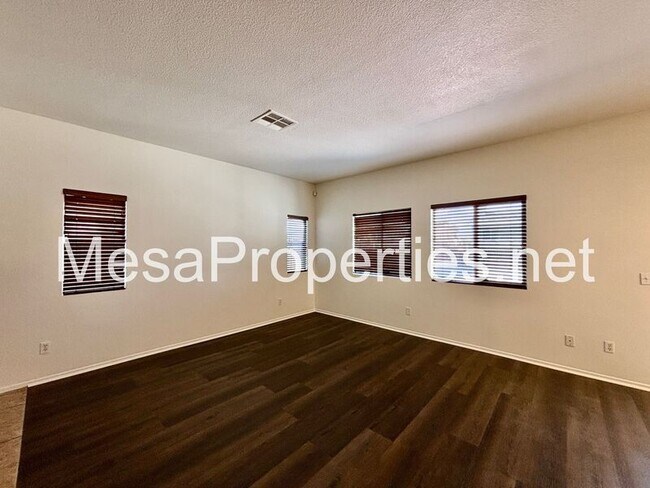 Building Photo - 14350 Jackrabbit Ln