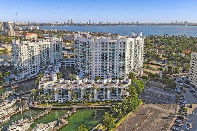Building Photo - 7900 Harbor Island Dr
