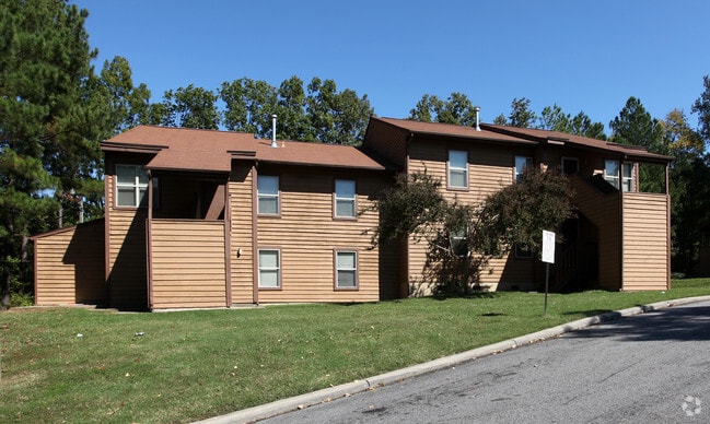 Building Photo - Lynnhaven Apartments