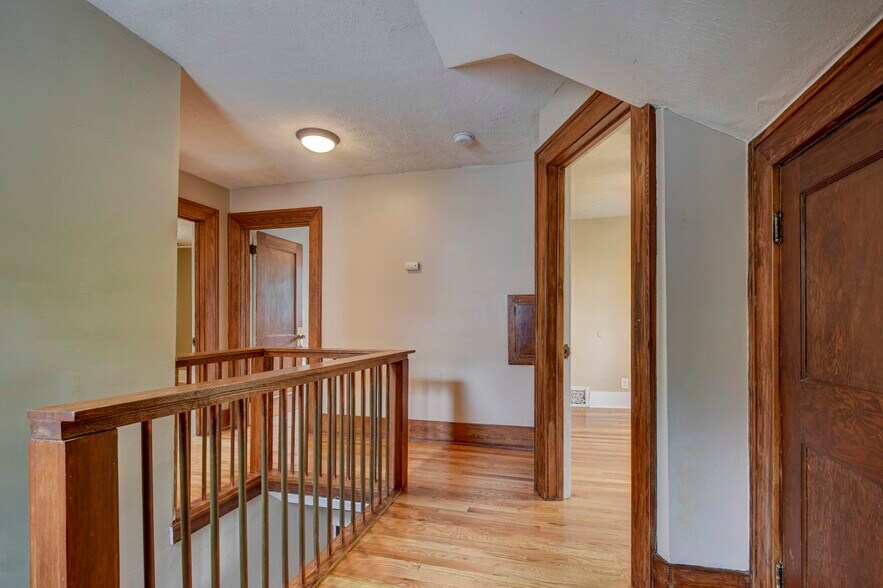 Building Photo - 816 N 43rd St