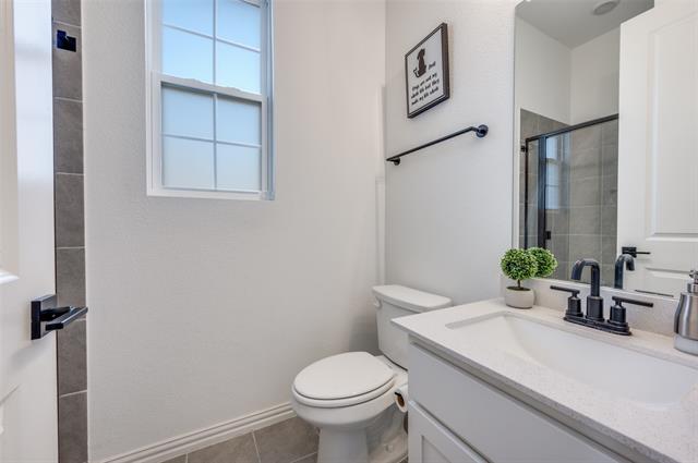 Building Photo - 8025 Glenview Dr