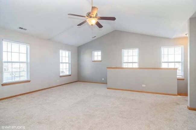 Building Photo - 637 Arbor Cir