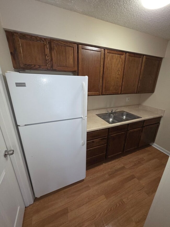 Building Photo - 2900 SE 50th Ct