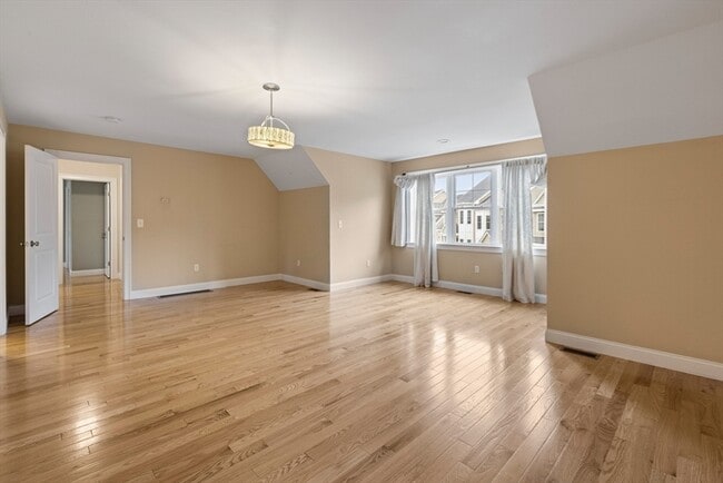 Building Photo - 129 Acton St