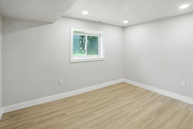 Building Photo - 8558 Harvard Park Dr