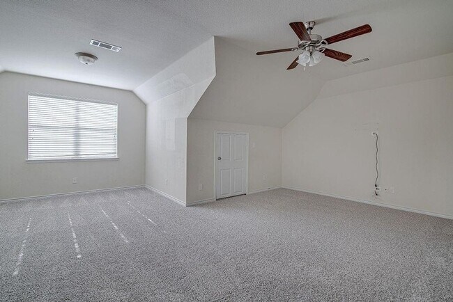 Building Photo - Spacious 4BR House in Burleson