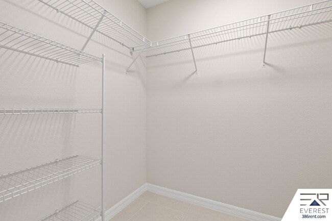 Building Photo - FULLY FENCED, LIKE- NEW 3/2/1 TOWNHOUSE ON A CUL DE SAC IN BEAUTIFUL SEMINOLE WOODS