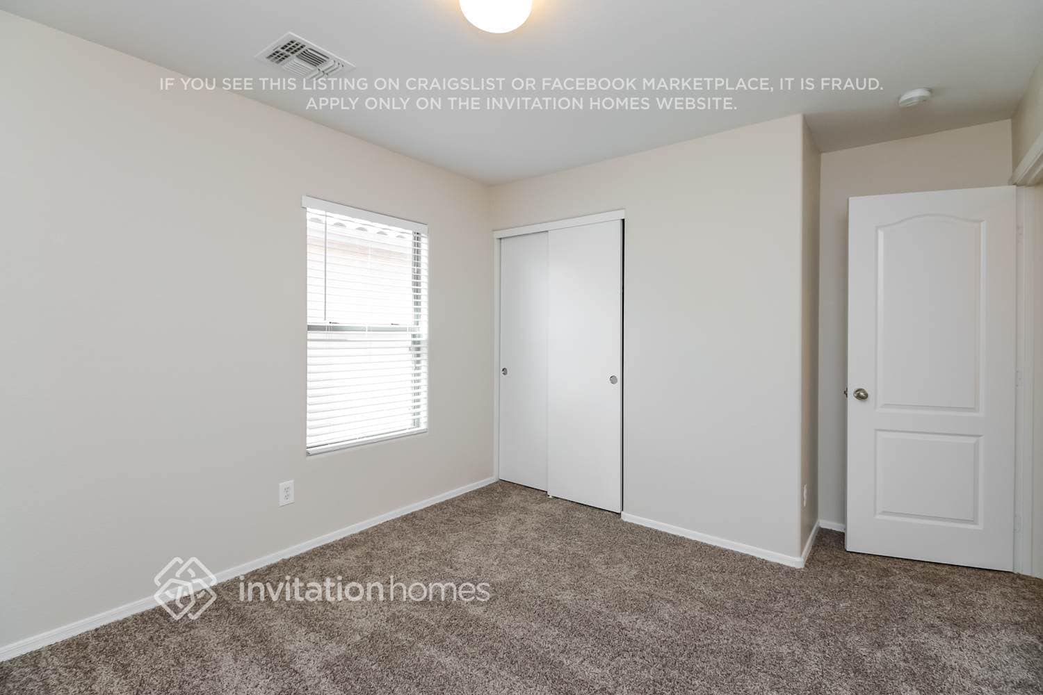 Building Photo - 7811 S 63rd Dr