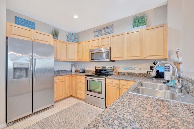 Building Photo - 530 S Gulfview Blvd