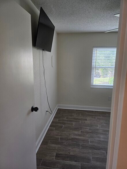 Building Photo - 387 S McMullen Booth Rd