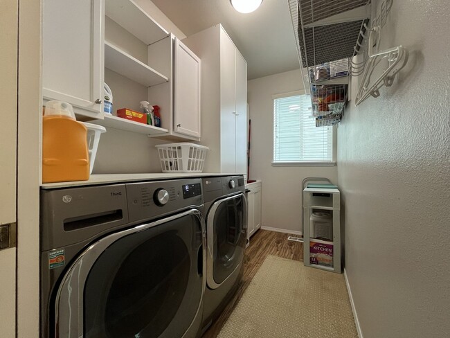 Building Photo - Elegant 5BR + Bonus Room Home with Bay Windows, Entertainment Room & Oversized Primary Retreat