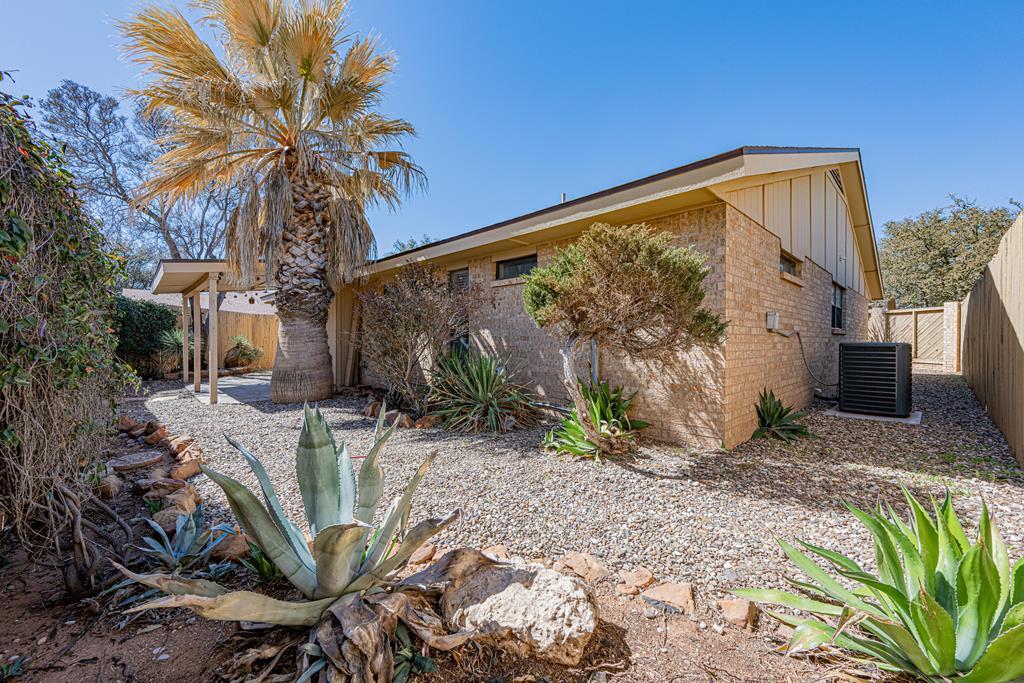 Building Photo - 105 Quail Run