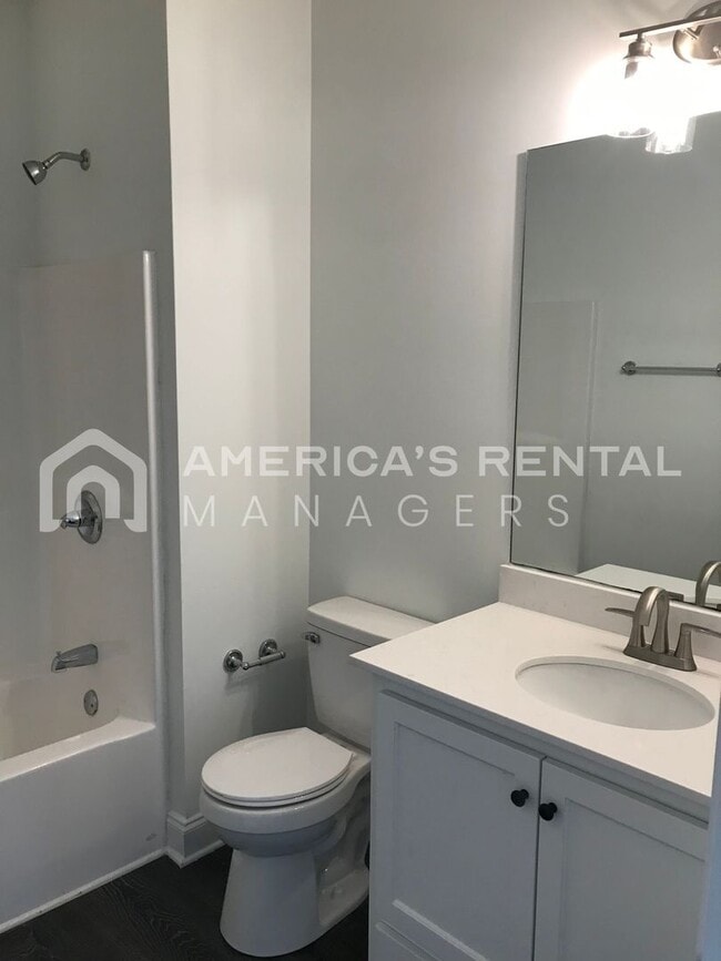 Building Photo - Townhome For Rent in Tuscaloosa, AL!  View with 48 Hours Notice!