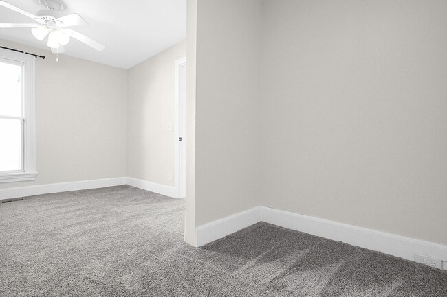 Building Photo - 131 S 2nd St