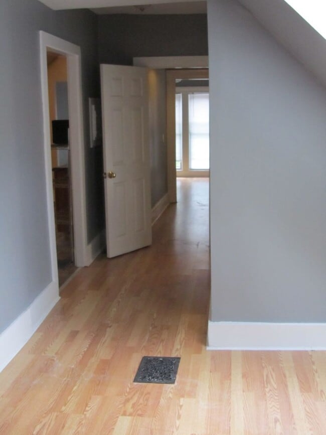 Building Photo - 300 Meigs St