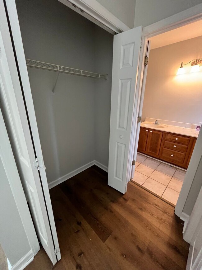 Building Photo - Discover this well-maintained 3-bedroom, 2-bath home in Wilmington, NC