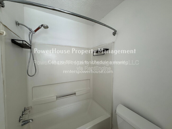 Building Photo - 3859 Meadow Creek Dr