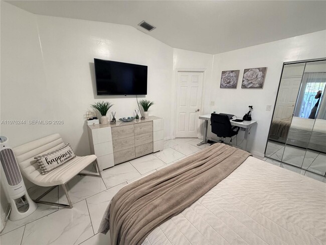 Building Photo - 14712 SW 123rd Ave