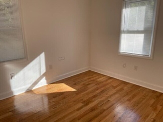 Building Photo - Beautiful 3 Bedroom House for Rent in Neptune!