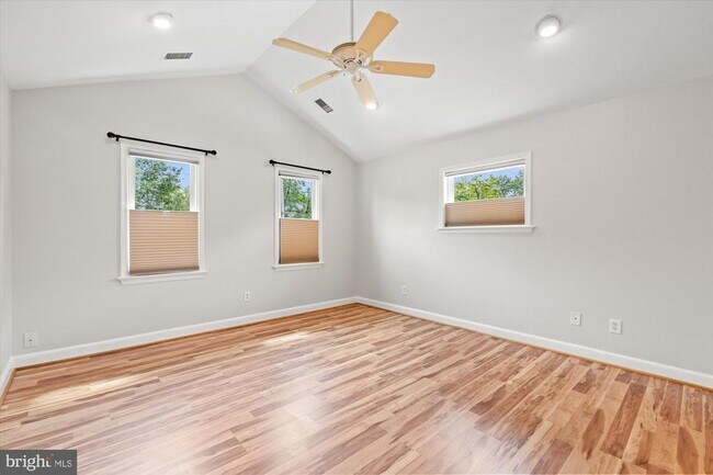 Building Photo - 16 E Braddock Rd