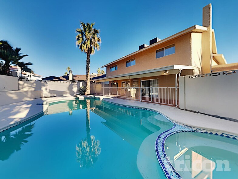 Building Photo - 3746 Terrace Dr