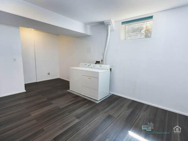 Building Photo - 20630 Willamette Dr