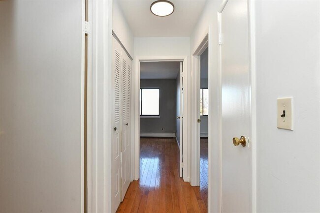 Building Photo - 1308 46th St