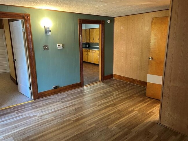 Building Photo - 512 Elm St