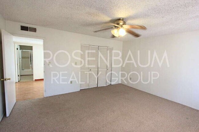 Building Photo - 828 E Junction St