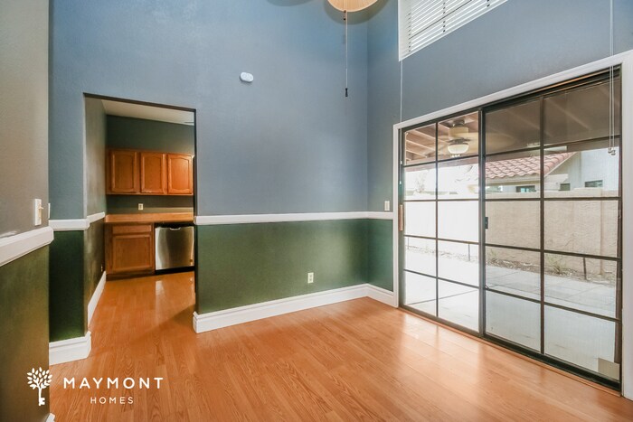 Building Photo - 2033 N Sunset Dr