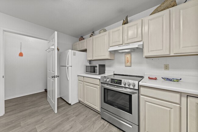 Building Photo - 126 North St