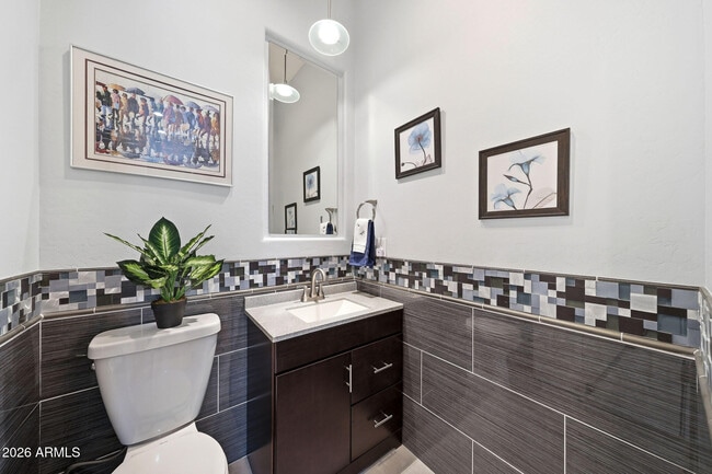 Building Photo - 2129 W Legends Way