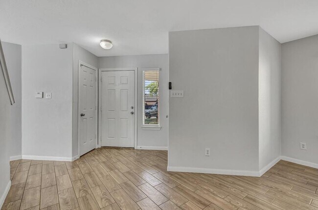 Building Photo - 2927 Cypress Island Dr