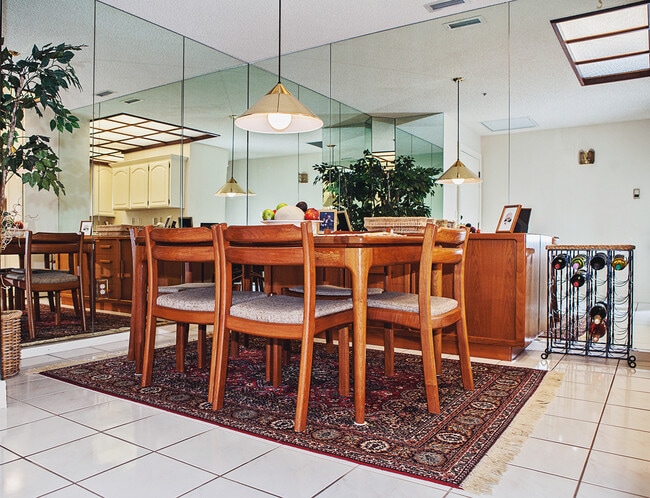 Building Photo - 301 N 1st St