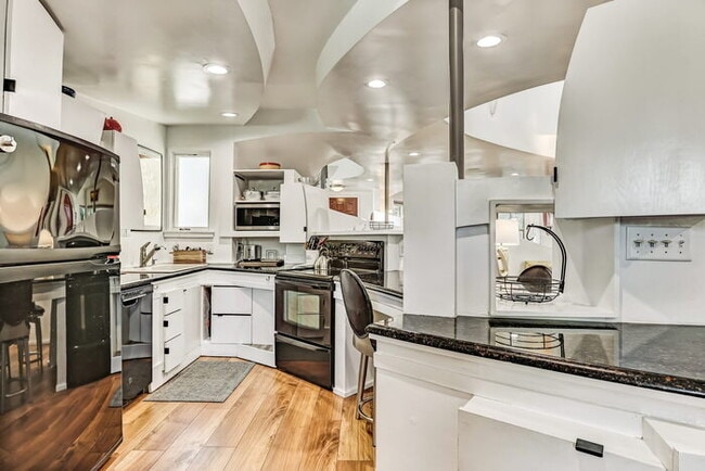 Building Photo - Design on Duffy