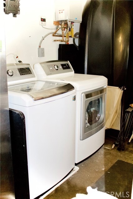 Building Photo - 8727 Glider Ave