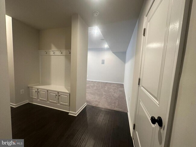 Building Photo - 10402 Steeplechase Run Ln