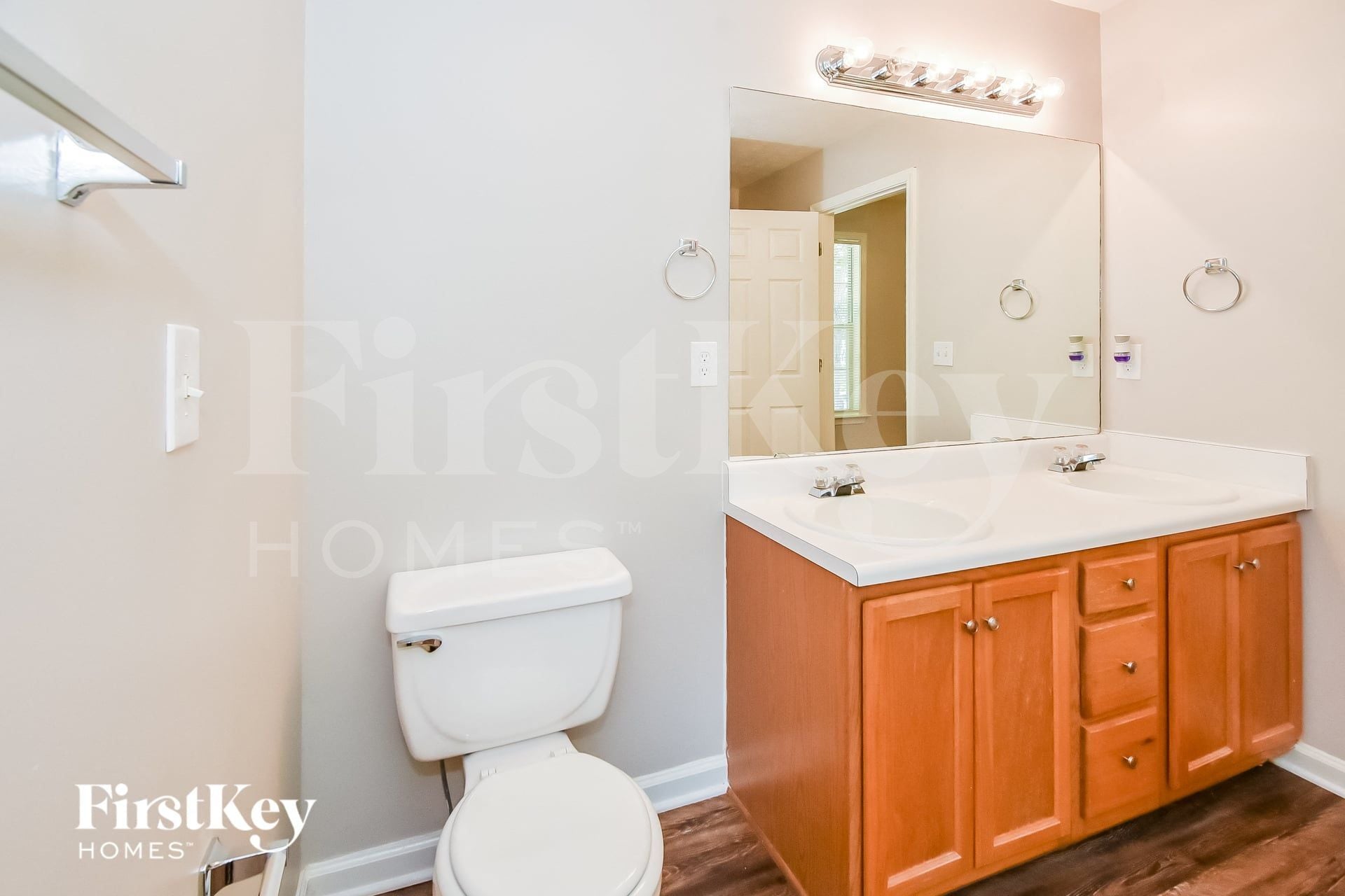 Building Photo - 414 Princeton Dr