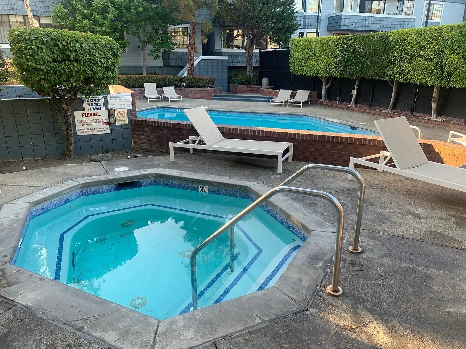 Building Photo - 310 Tahiti Way