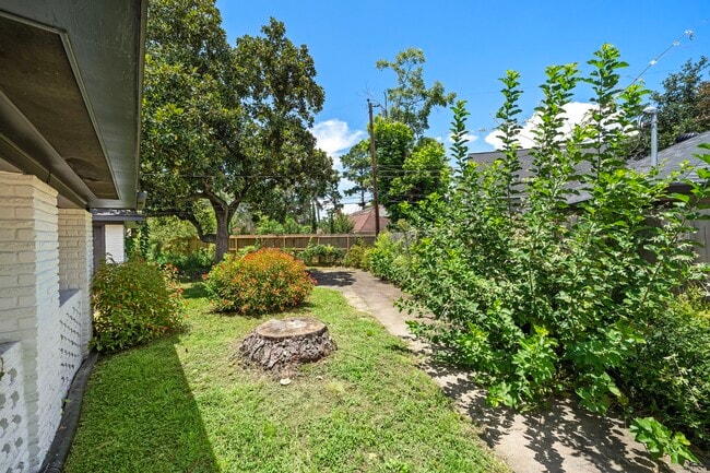 Building Photo - 4903 Candleglow Dr