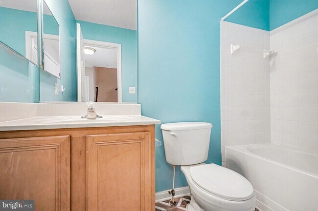 Building Photo - 5218 Drakes Ct