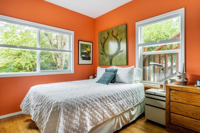 Building Photo - 938 21st Ave