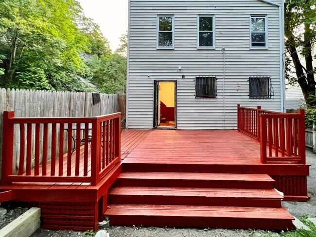 Building Photo - Modern 1-Bed in Mission Hill — All Utilities & WiFi Included!